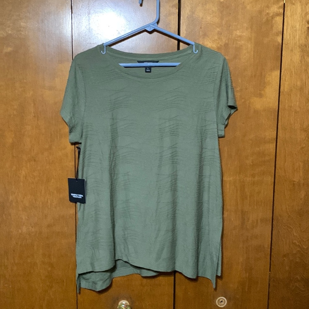 VERA WANG- Simply Vera (L) Short Sleeve Textured Tee 🆕